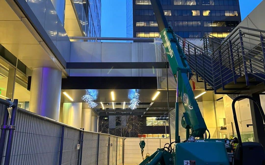 Efficient Facade Maintenance: How Mini Cranes Take Buildings to New Heights